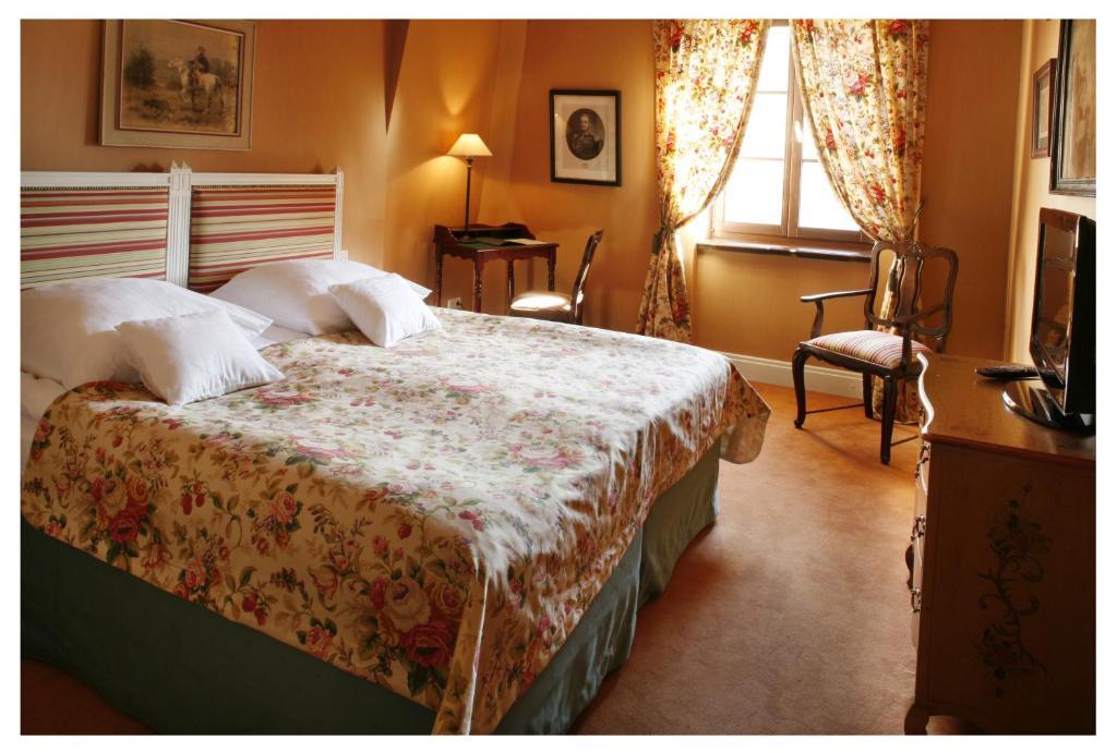 Hotel Dwor Kosciuszko Cracovie Chambre photo A room at the hotel