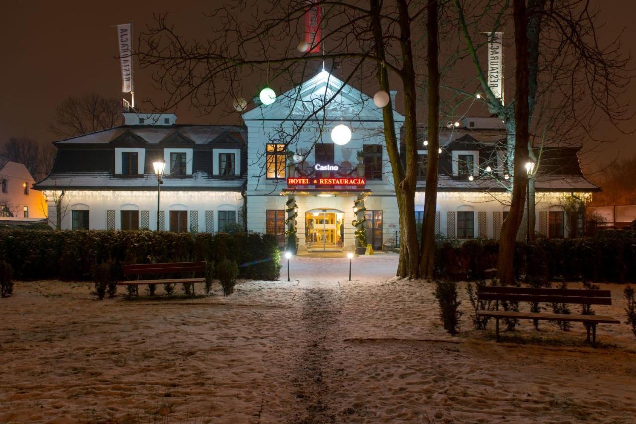 Hotel Dwor Kosciuszko Cracovie Extérieur photo The station building