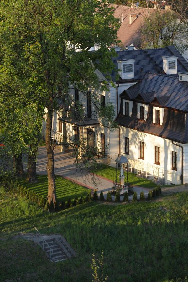 Hotel Dwor Kosciuszko Cracovie Extérieur photo The former residence of the German ambassador in the Polish capital Warsaw
